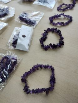 AMETHYST DARK SMALL CRYSTAL CHIP BRACELET - JOBLOT OF 31- BRAND NEW