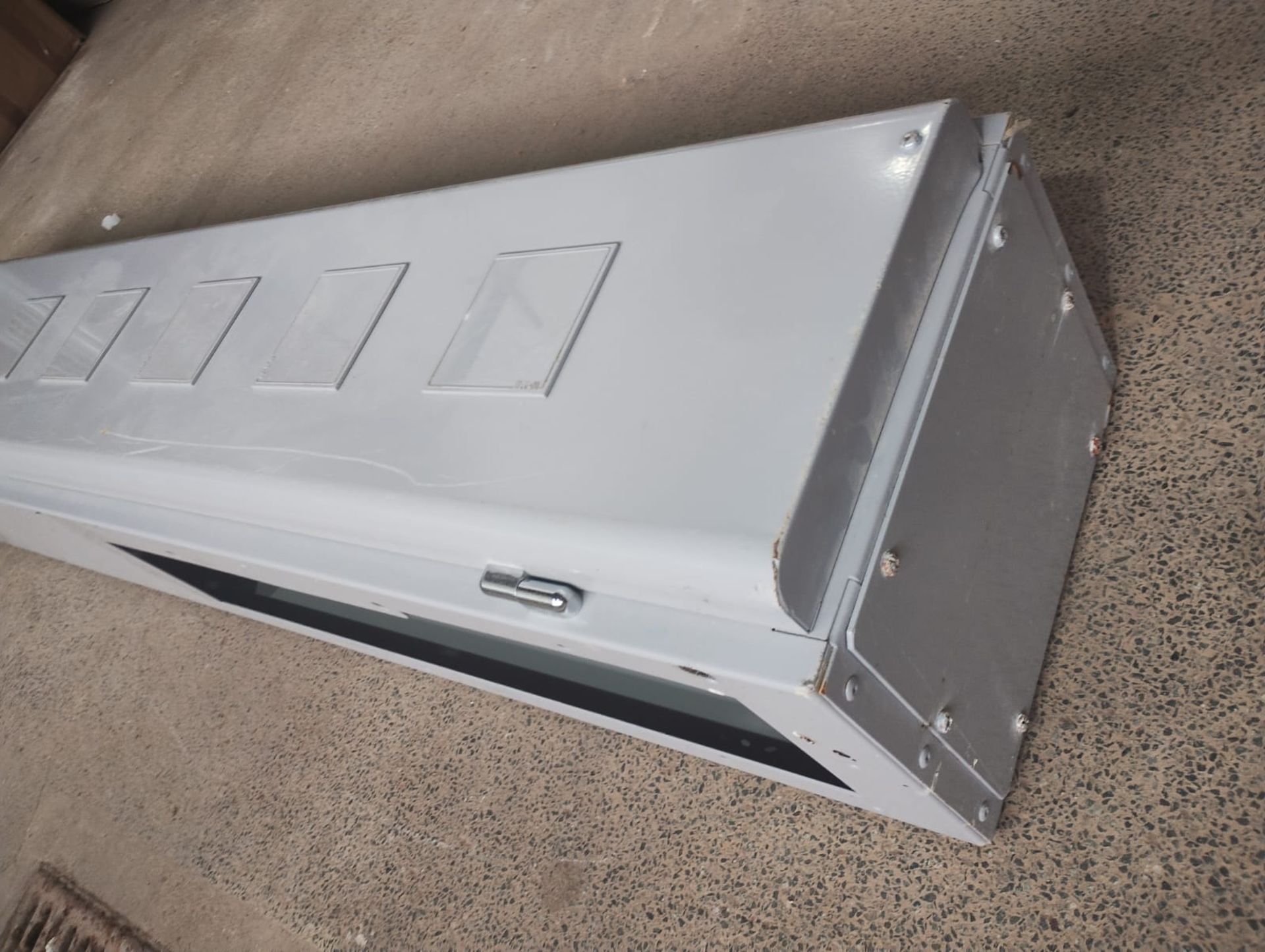 EATON SIDE MOUNTED METERING ENCLOSURE - 10 SPACES, BLANKING PLATES, NEW - 2030L X 255D X 300MM - Image 9 of 9
