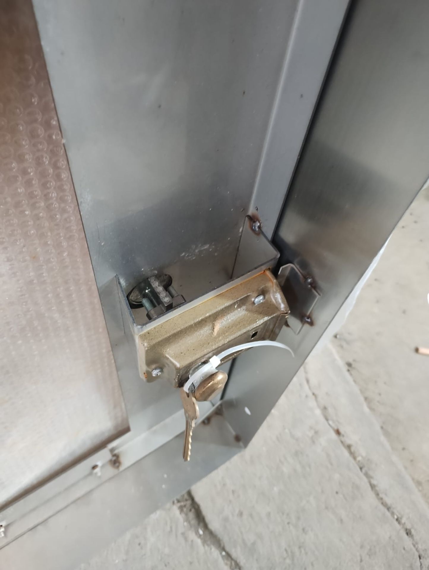 HYDROTECH - DRY RISER INLET VERTICAL CABINET - LOCKABLE - STAINLESS STEEL - NO GLASS - NEW - Image 2 of 7
