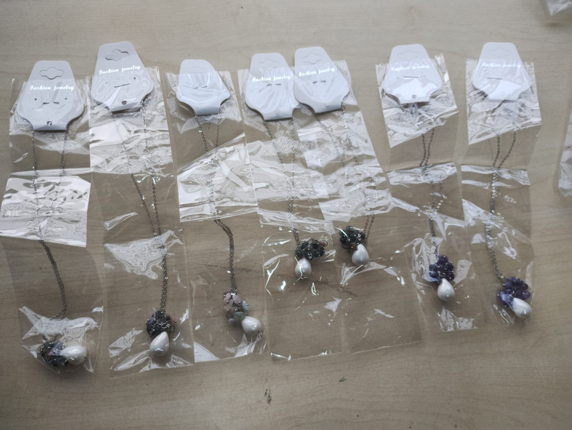 MIXED CRYSTAL CLUSTER CHIP WITH LARGE PEARL SS NECKLACE JOBLOT X 7 - BRAND NEW - Image 2 of 2