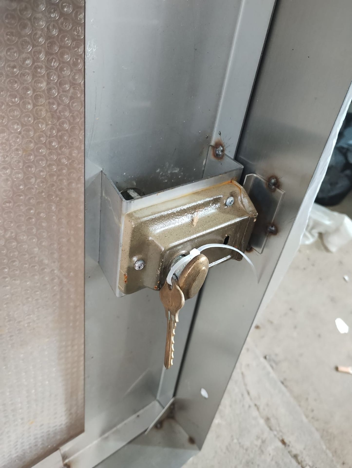 HYDROTECH - DRY RISER INLET VERTICAL CABINET - LOCKABLE - STAINLESS STEEL - NO GLASS - NEW - Image 5 of 7