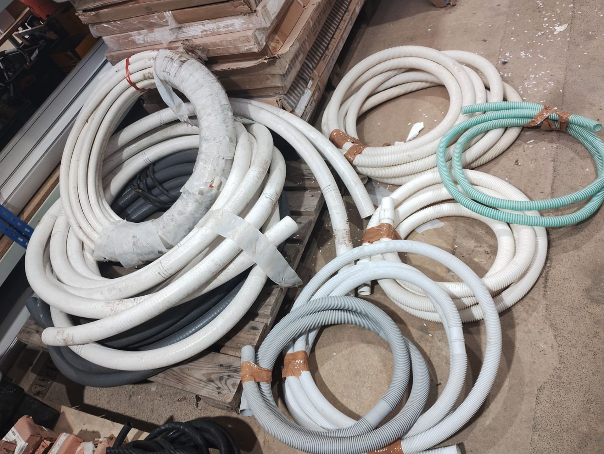 JOBLOT OF 8 LARGE ROLLS OF SWIMMING POOL PIPE AND HOSES - EVERYTHING YOU SEE - Image 5 of 7