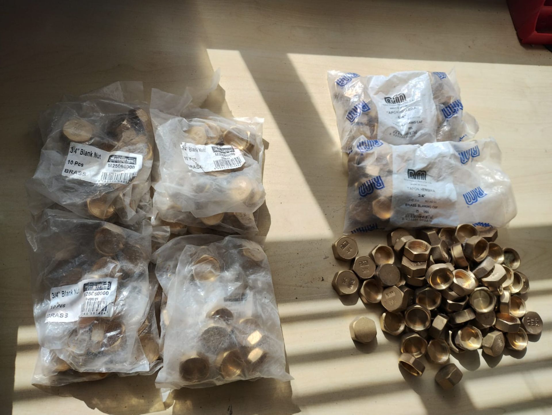 MASTERFLOW/RM - 3/4" BRASS BLANK NUT - PACKS OF 10S + 25S + BOX LOOSE - JOBLOT OF 155PSC - Image 8 of 8