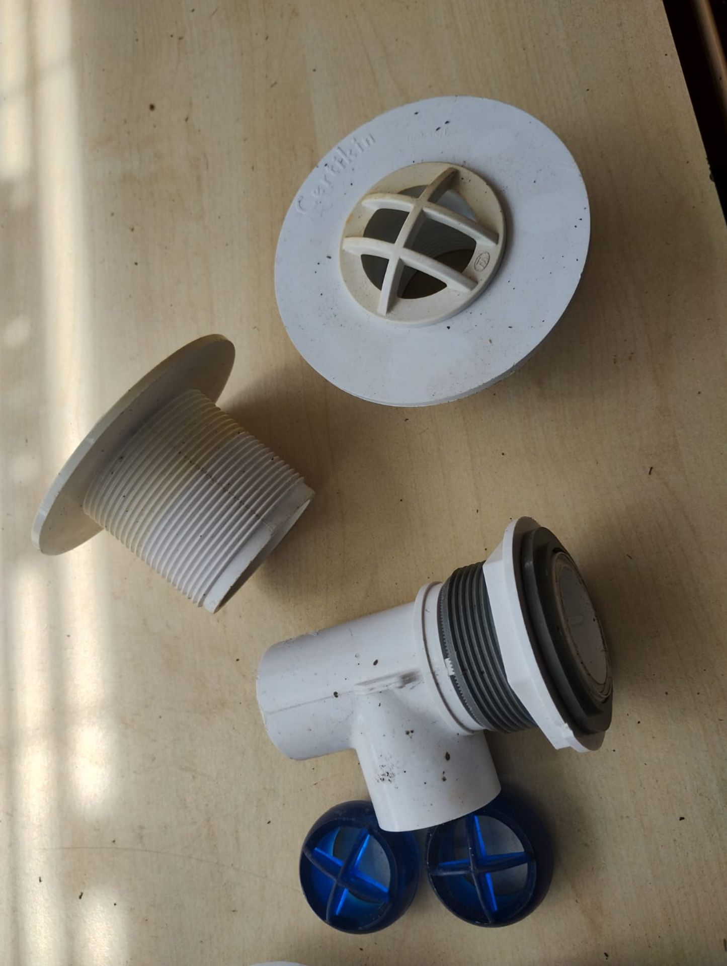 CERTIKIN 1.5IN CONCRETE EYEBALL INLET WITH PIPE, TOP CAPS & GRILLES – NEW, UNUSED, STORED ITEM. - Image 3 of 4