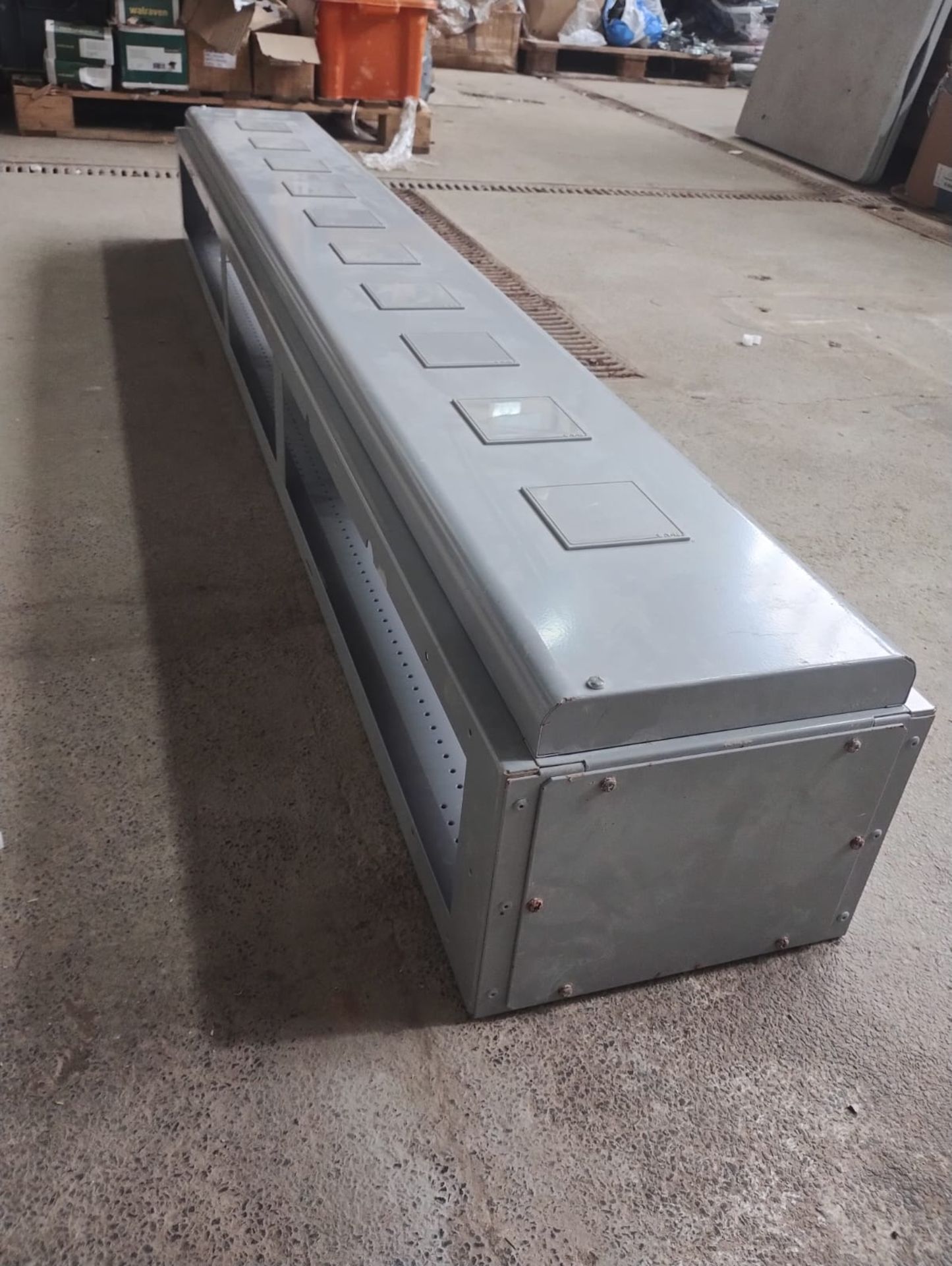 EATON SIDE MOUNTED METERING ENCLOSURE - 10 SPACES, BLANKING PLATES, NEW - 2030L X 255D X 300MM - Image 5 of 9