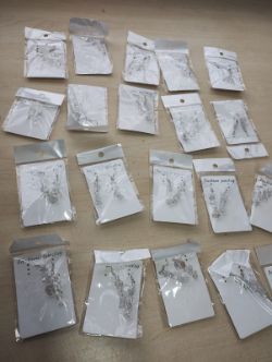 CLEAR QUARTZ CRYSTAL CHIP SS HANGING EARRING SETS - JOBLOT OF 20- BRAND NEW