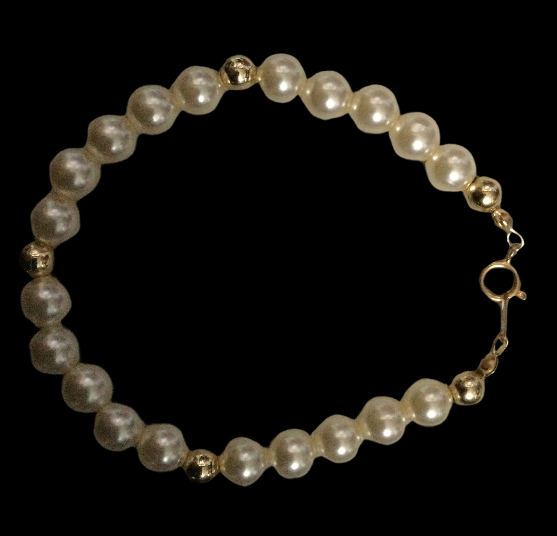 LOT OF 100 BRACELETS – MIXED STYLES – BANGLES, BEADS, PEARLS & MORE – IDEAL FOR RESELLERS - Image 3 of 6