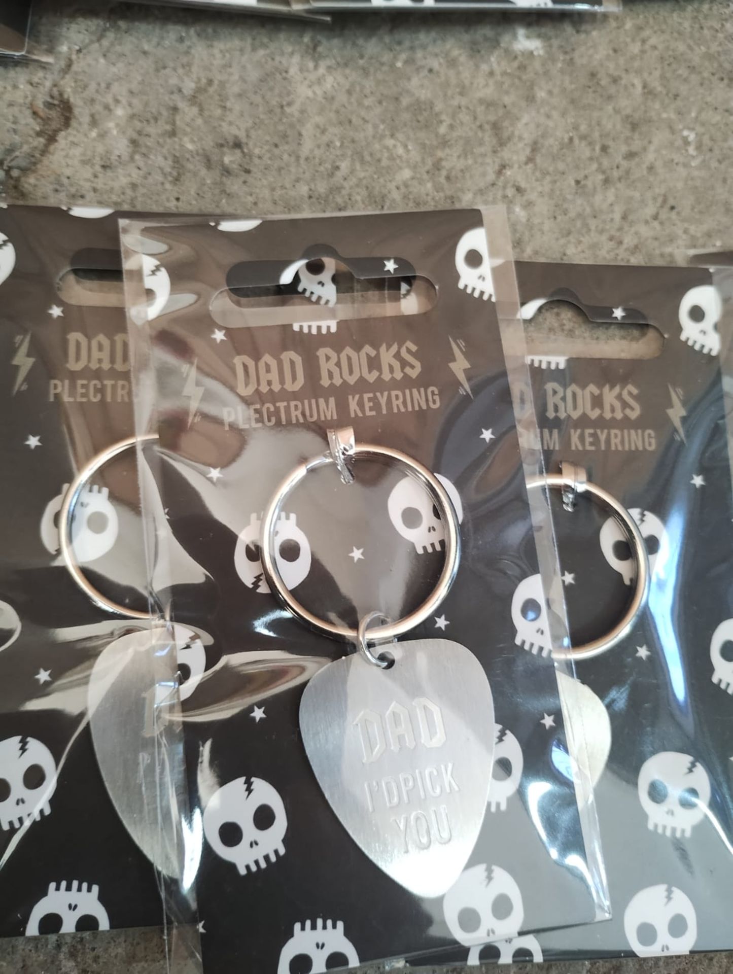 DAD ROCKS PLECTRUM KEYRING - 3 DESIGNS - BRAND NEW IN ORIGINAL PACKAGING - JOBLOT OF X22 - Image 4 of 4