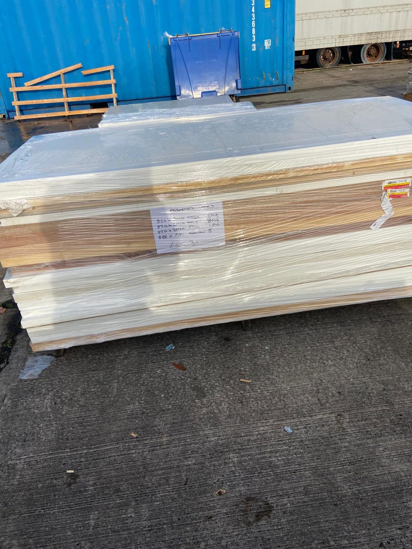 60 X BRAND NEW MIXED INTERNAL DOORS - PICKED AT RANDOM