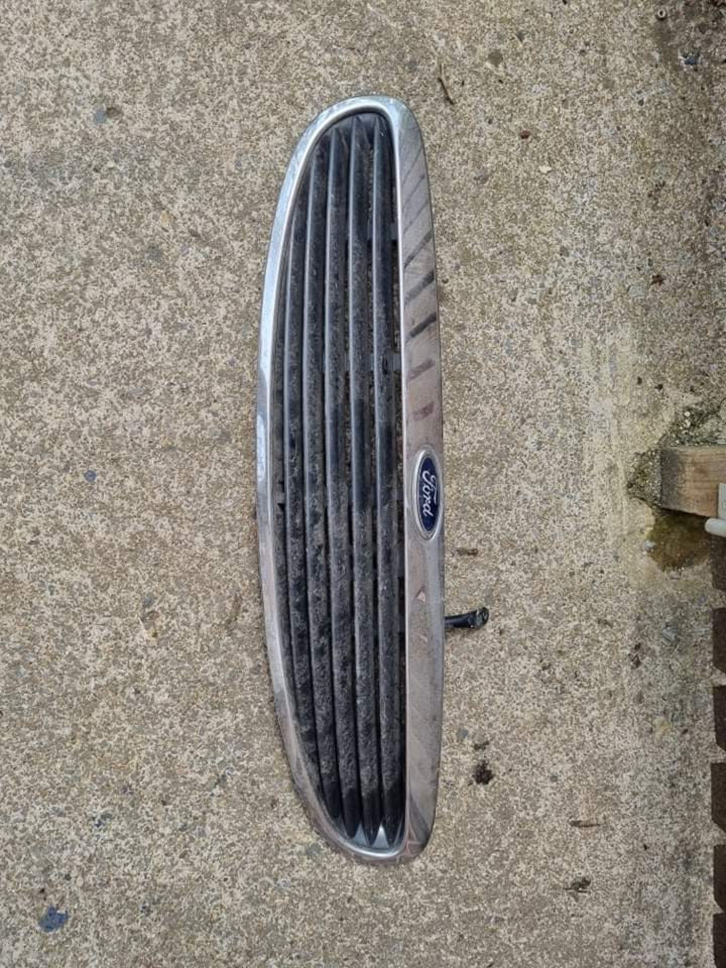 JOBLOT OF CLASSIC FORD CAR FRONT GRILLS - Image 8 of 12