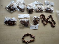 MOOKITE GEMSTONE CHRYSTAL CHIP BRACELETS - NEW IN ORIGINAL PACKAGING - JOBLOT OF 11