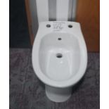 BIDET WHITE - SEE DESCRIPTION FOR BREAKDOWN