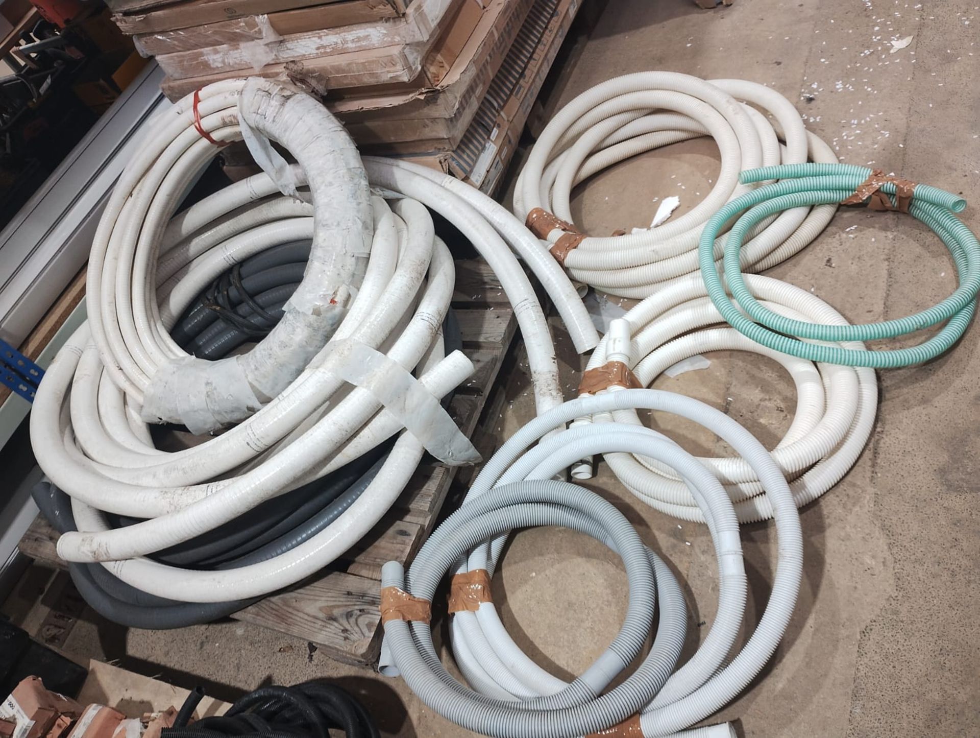 JOBLOT OF 8 LARGE ROLLS OF SWIMMING POOL PIPE AND HOSES - EVERYTHING YOU SEE - Image 3 of 7