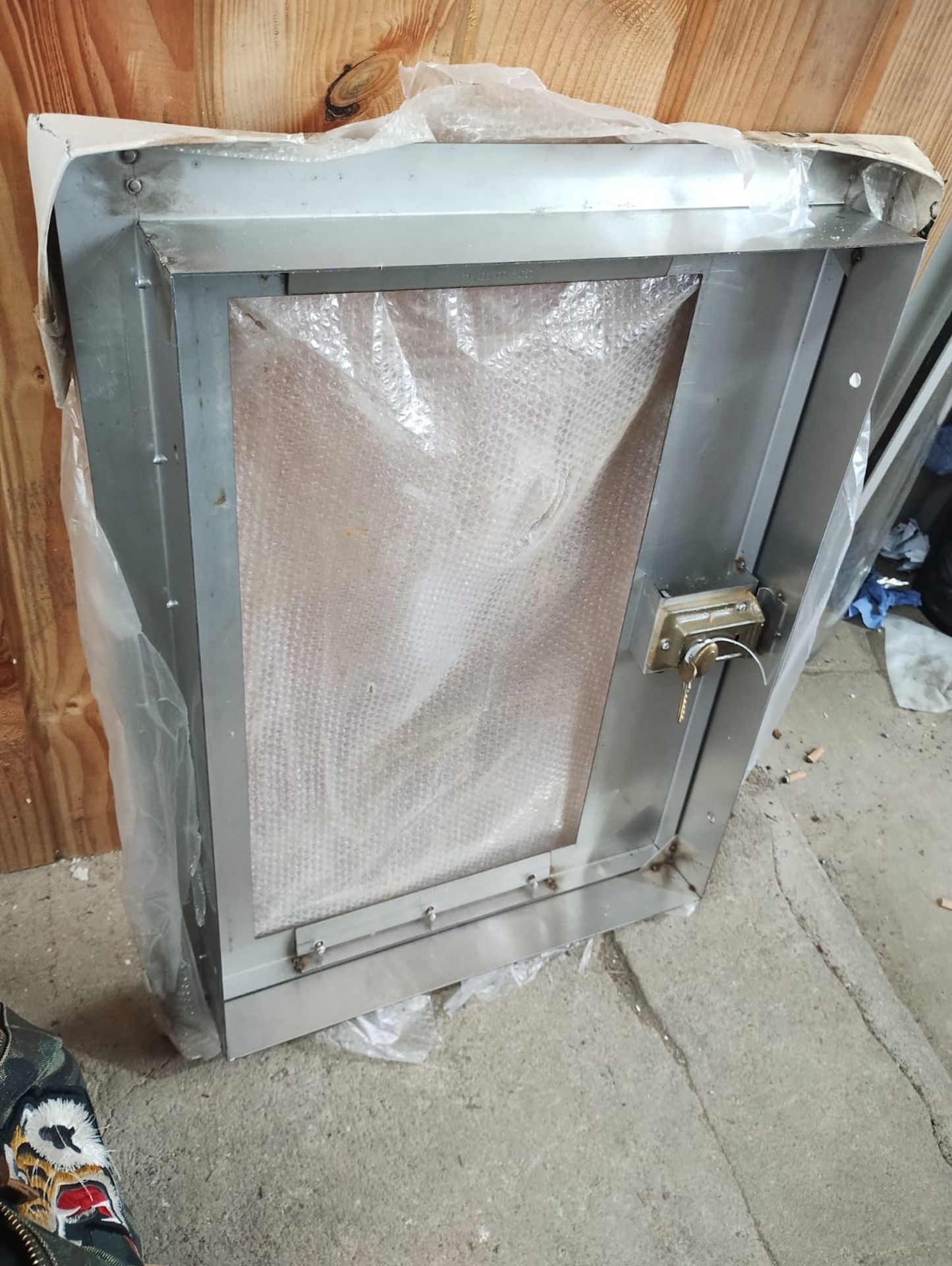 HYDROTECH - DRY RISER INLET VERTICAL CABINET - LOCKABLE - STAINLESS STEEL - NO GLASS - NEW - Image 4 of 7