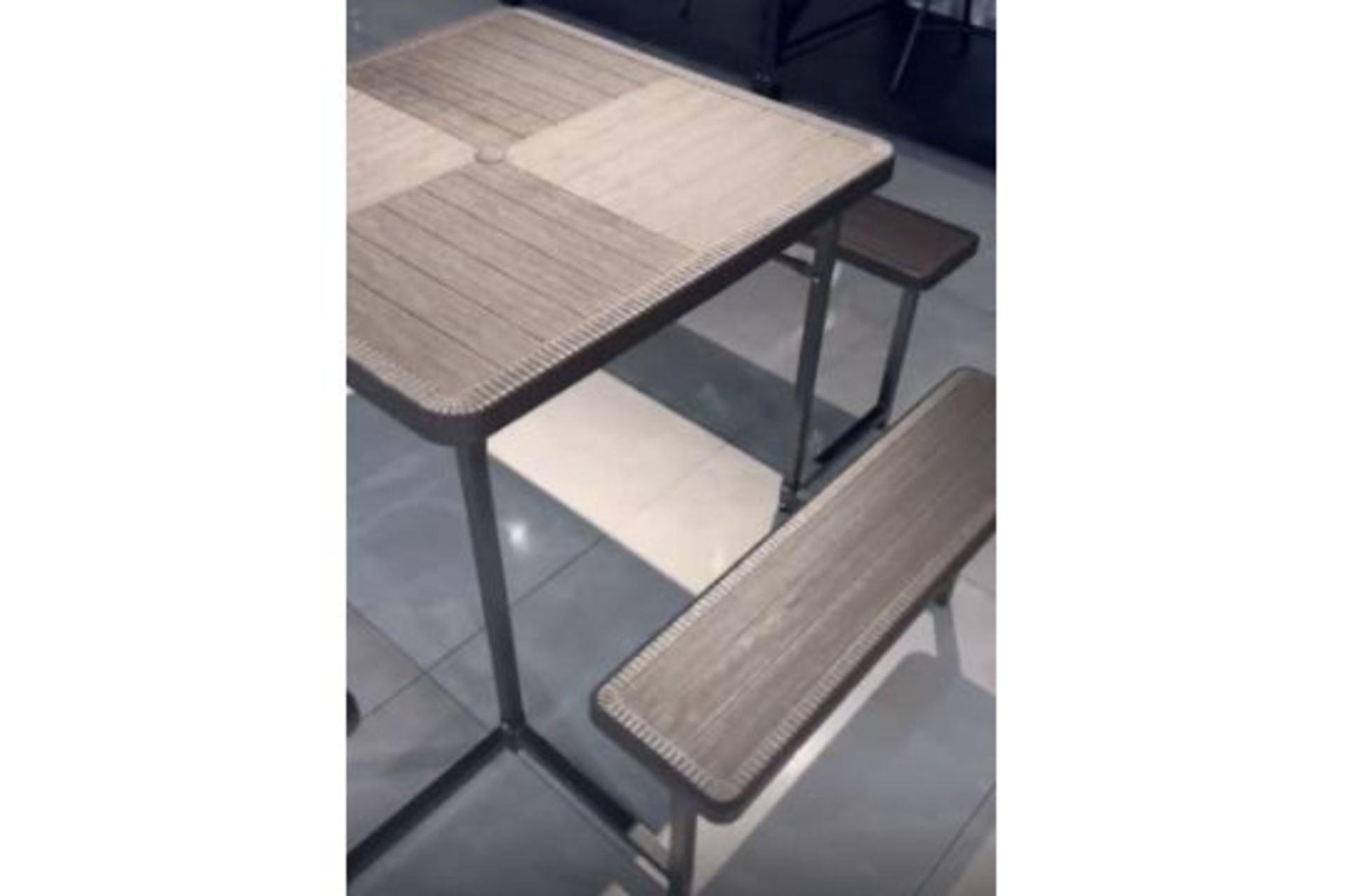 NEW AND BOXED VIVOFUORI 34" SQUARE PICNIC TABLE SET. L86*W86*H74CM (TABLE) - Image 3 of 6