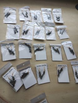 GARNET CRYSTAL CHIP SS GOLD TONE HANGING EARRING SETS - JOBLOT OF 21- BRAND NEW