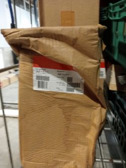 AIR FILTER MASSIVE JOBLOT LUBE OIL FLEET GUARD ETC