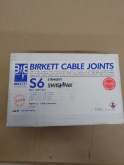 JOBLOT X 2 CRATES NUMBER 19 RESELLER CARBOOT MARKET