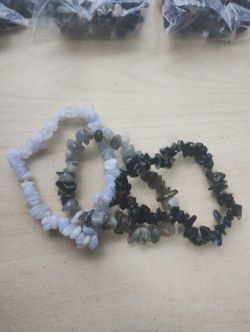 MOONSTONE,GARNET AND JASPER - CRYSTAL CHIP TRIPLE SET BRACELET JOB OF 5 PACKS - BRAND NEW