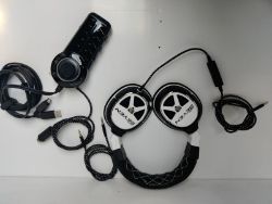 SE7EN STEREO HEADPHONES + USB AUDIO CONTROLLER / SOUND CARD – WIRED 3.5MM GAMING HEADSET BUNDLE