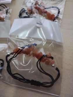 RED ADVENTURINE CRYSTAL CHIP ADJUSTABLE COTTON BRACELET JOB LOT OF 32 - BRAND NEW