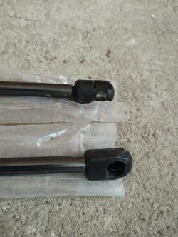TAILGATE BOOT STRUT DAMPERS - PAIR - NEW - 685MM LONG