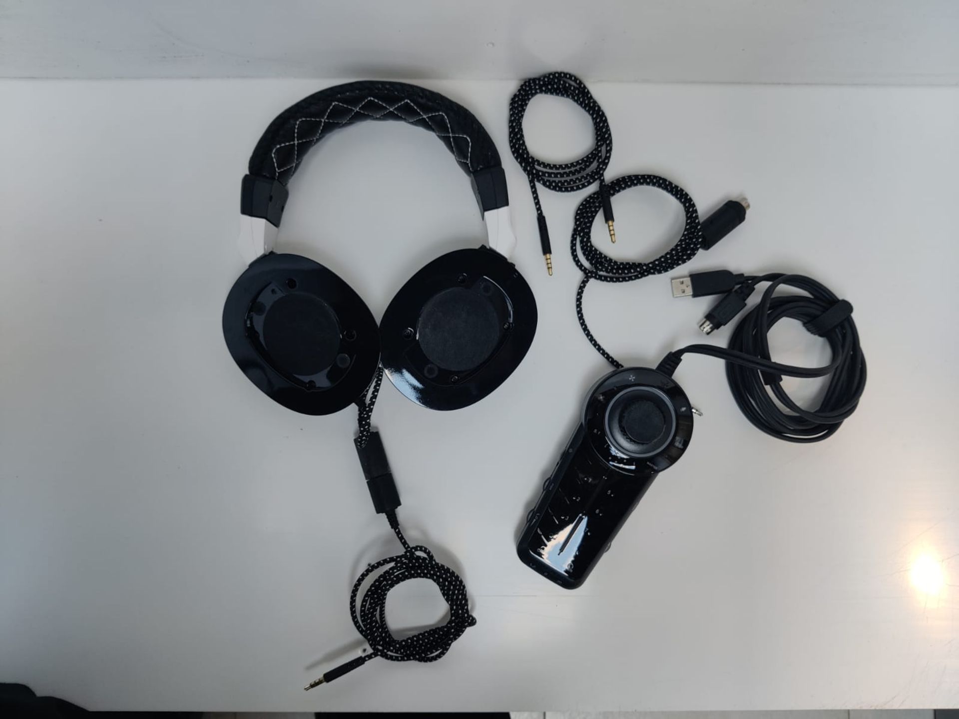 SE7EN STEREO HEADPHONES + USB AUDIO CONTROLLER / SOUND CARD – WIRED 3.5MM GAMING HEADSET BUNDLE - Image 2 of 6