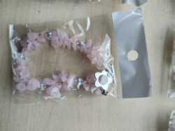 ROSE QUARTZ CRYSTAL CHIP FLOWER TOGGLE CLASP BRACELETS - JOBLOT OF 10 - BRAND NEW