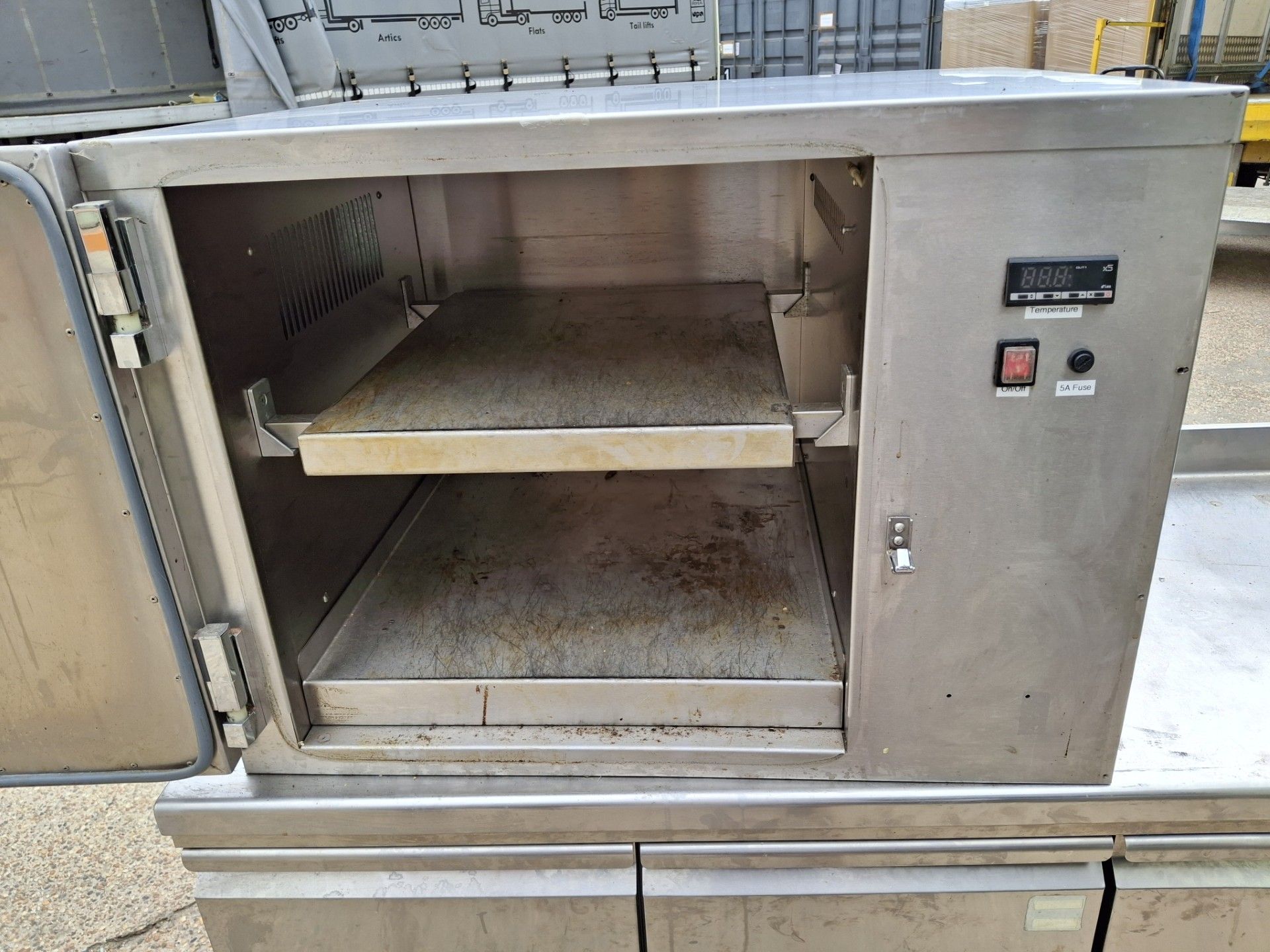 CATERING EQUIPMENT OVEN UNTESTED - Image 2 of 2