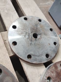 JOBLOT OF 9 HEAVY DUTY FLANGES 8 HOLE 285MM DIA X 20MM THICK + BOLT KIT