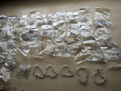 CLEAR QUARTZ SMALL CRYSTAL CHIP BRACELET JOBLOT OF 39 - BRAND NEW