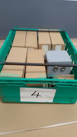 JOBLOT X 2 CRATES NUMBER 4 RESELLER CARBOOT MARKET