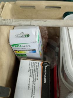 JOBLOT X 2 CRATES NUMBER 28 RESELLER CARBOOT MARKET