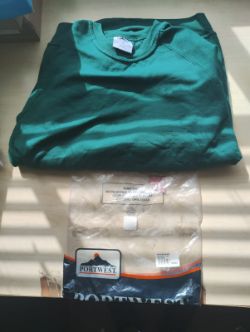 PORTWEST - ROMA SWEATSHIRT - BOTTLE GREEN - SIZE SMALL - NEW IN PACKAGING