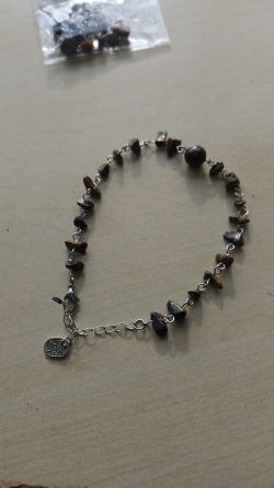 TIGERS EYE + CARNELIAN CRYSTAL CHIP WITH MADE WITH LOVE CHARM ANKLETS JOBLOT OF 27 - BRAND NEW