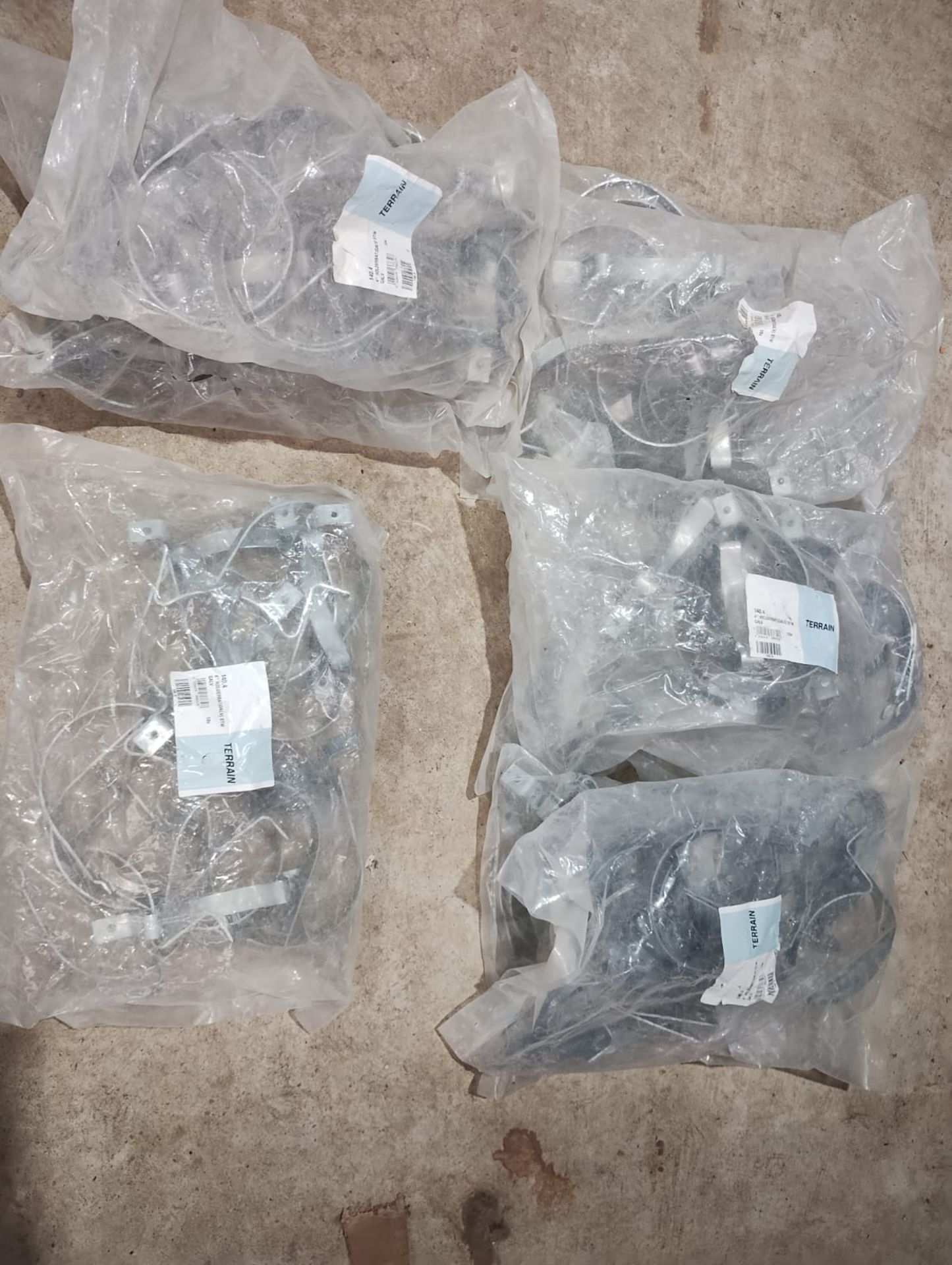 TERRAIN 140.4 - 4" HOLDERBAT. (GALV) STW BAGS OF 10 PSC - JOBLOT OF 9 BAGS - NEW - Image 5 of 5