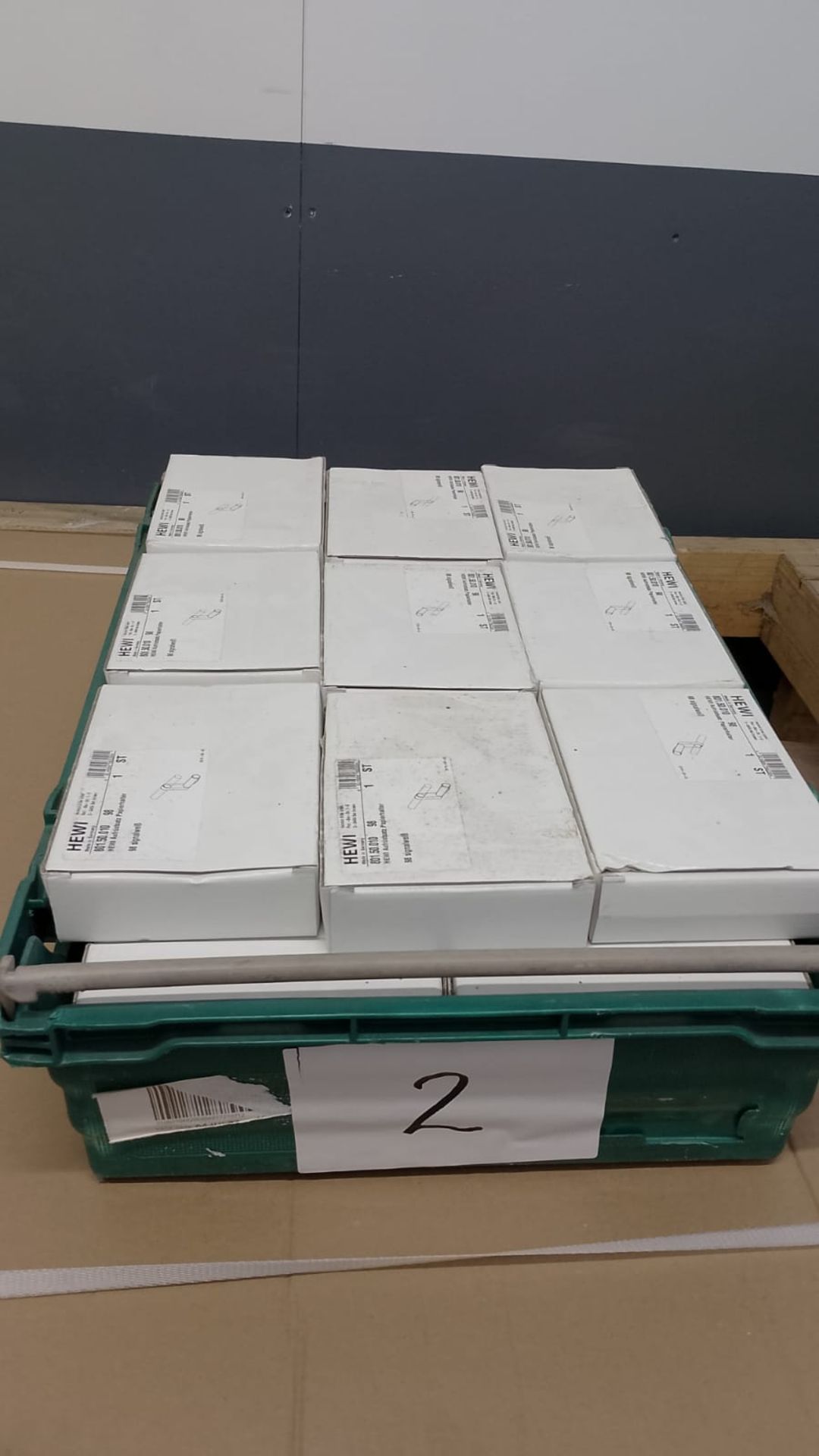 JOBLOT X 2 CRATES NUMBER 2 RESELLER CARBOOT MARKET - Image 5 of 8
