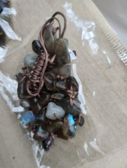 CITRINE GREEN + AMETHYST ADJUSTABLE EYE CHIP CHRYSTAL BRACELETS- PACKAGING - JOBLOT OF 15