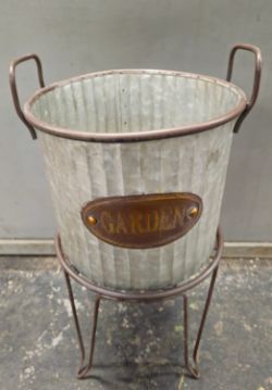 JOB LOT OF 4 METAL GARDEN ZINC PLANTER ON LEGS INDOOR OR OUTDOOR DECOR LARGE