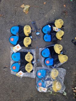 MINIONS DESPICABLE ME3 SLIPERS 5X COLOUR YOU OWN BLACKPACK AND PENCIL CASES 5X