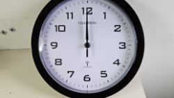 10PC WALL CLOCK CHAMPION RADIO CONTROL
