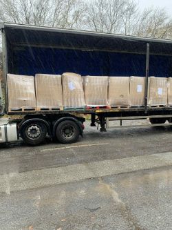 TRUCKLOAD OF 24 PALLETS OF MIXED BRANDED HIGH VALUE UNTESTED CUSTOMER RETURNS - RRP £72,000