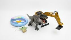MIXED TOY LOT: INCL. CRIB MOBILE, FURREAL T-REX, STAR WARS 'THE CHILD' & DIE-CAST EXCAVATOR