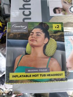 SPA INFLATABLE HEAD RESTS FOR HOTTUNS POOLS ECT 2X PER BOX 30 PER LOT