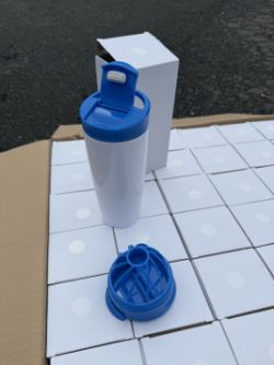 200X WHITE PLASTIC 700ML TUMBLERS WITH LIGHT BLUE LIDS