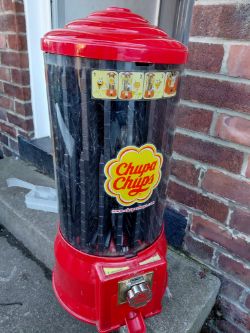 VENDING MACHINE COIN OPERATED CHUPA CHUPS LOLLIES
