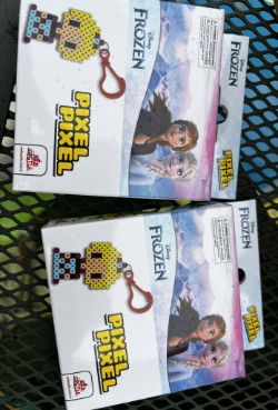 TOYS POCKET MONEY ITEMS 60X DISNEY KEYRINGS HAIR ACCESSORIES SPINNERS ECT