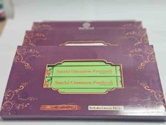 INCENSE MULTIPACK GIFT SET WITH DECORATIVE WOODEN HOLDER.