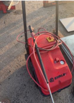 HOT AND COLD PRESSURE WASHER WITH LANCE