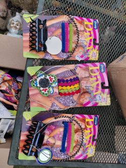 KIDS HAIR ACCESSORIES SNOW GLOBS HAIR BRUSHES 40X ITEMS